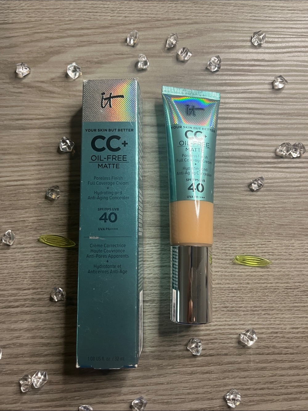 IT Cosmetics CC+ Oil-Free Matte Broad Spectrum SPF 40 - SHADE MEDIUM TAN